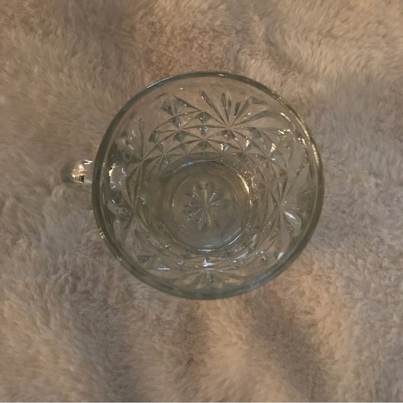 Vintage Anchor Hocking 12 Cups (Part of the Arlington Design Punch Set) - Picture 6 of 9